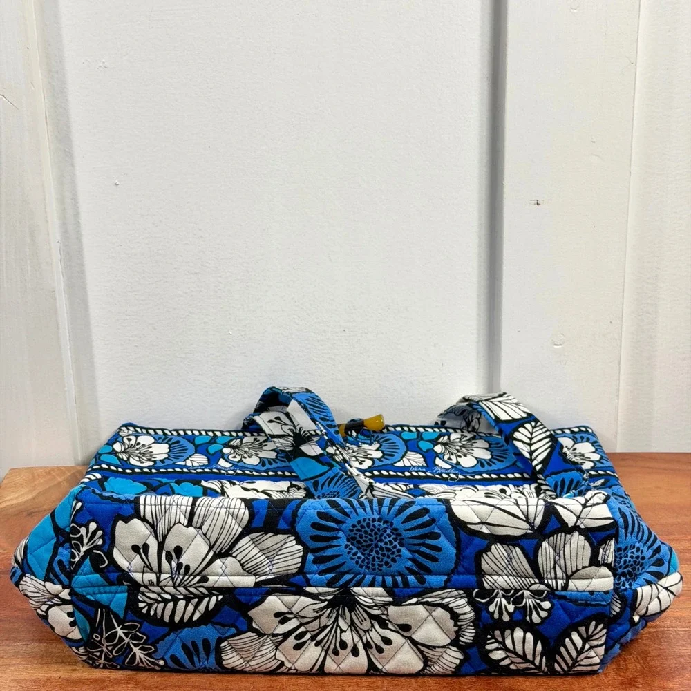 Vera Bradley Blue Bayou Quilted Cotton Floral Shoulder‎ Tote Large